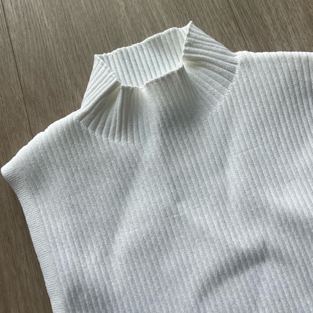 Aritzia Babaton Sculpt knit Tie back tank top - Picture 3 of 8